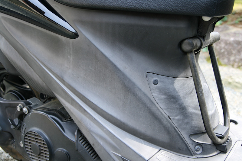 紫外線から守れ 車 バイクの樹脂保護 艶出し剤はこれ